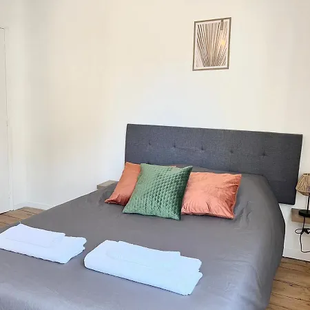 Vila Le St-hilaire, House In The Center With Patio With Parking *