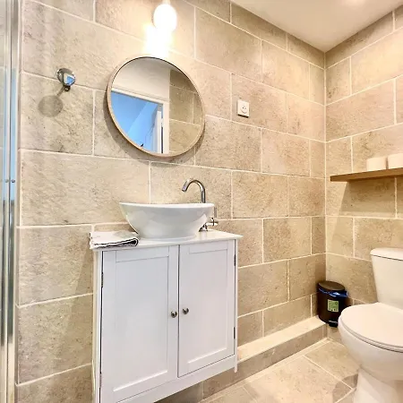 Le St-hilaire, House In The Center With Patio With Parking