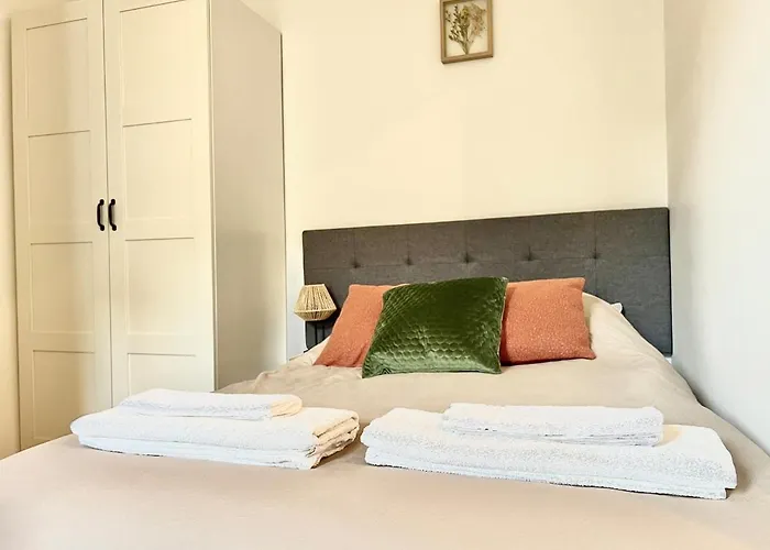 Le St-hilaire, House In The Center With Patio With Parking Villa *